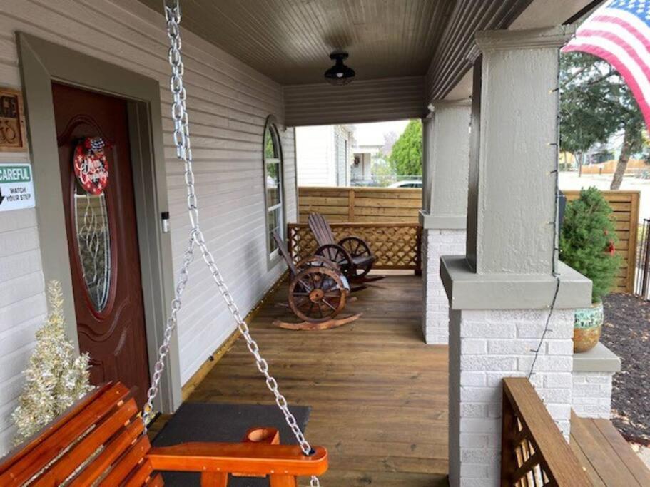Stockyards!-1 Block Away ! Cowboy Cottage Sleeps 9 Fort Worth Exterior photo
